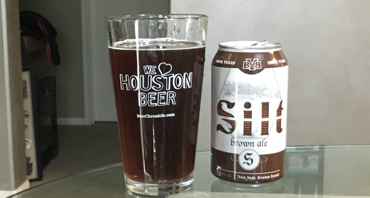 Beer-Chronicle-Houston-Craft-Beer-Review-Brazos-Valley-Silt-Brown-Full-Pint-Glass-Next-To-Can