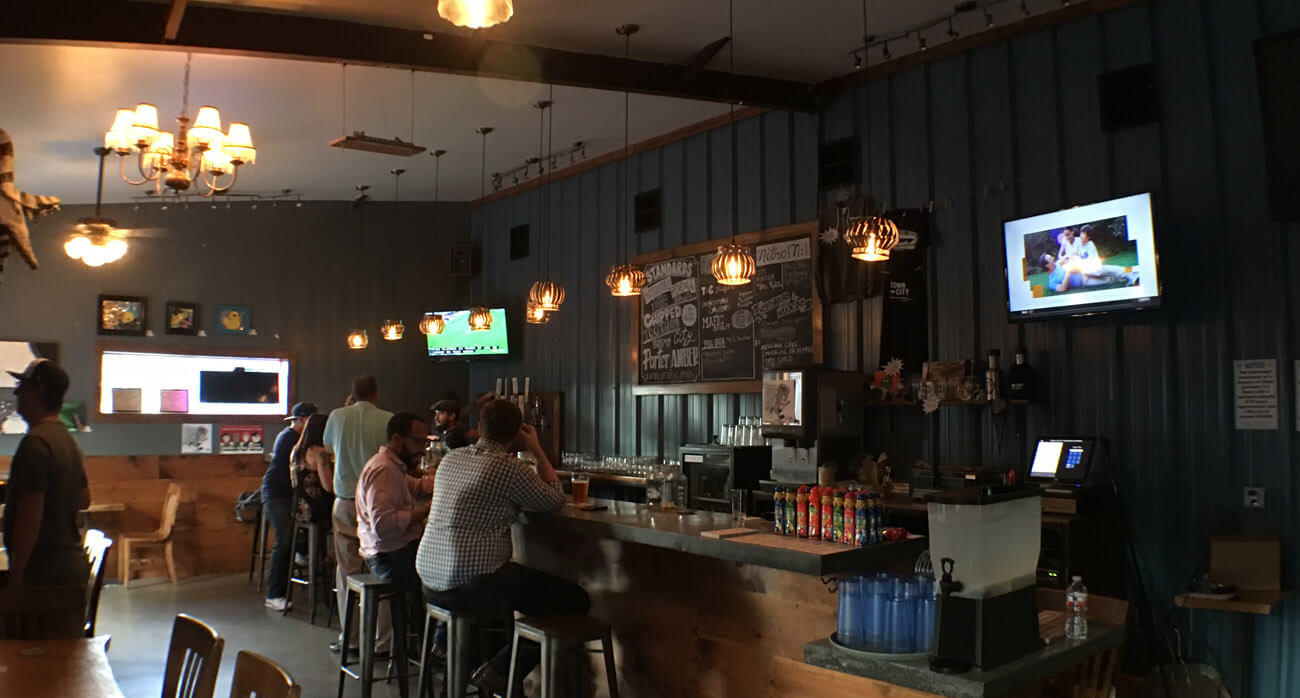 Beer-Chronicle-Houston-Craft-Beer-town-in-city-brewing-tap-room