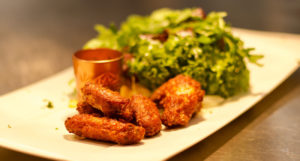 Beer-Chronicle-Houston-best-superbowl-beers-pairing-hot-wings-with-beer-plate