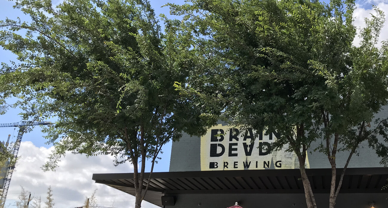 Beer-Chronicle-Houston-braindead-brewing-patio