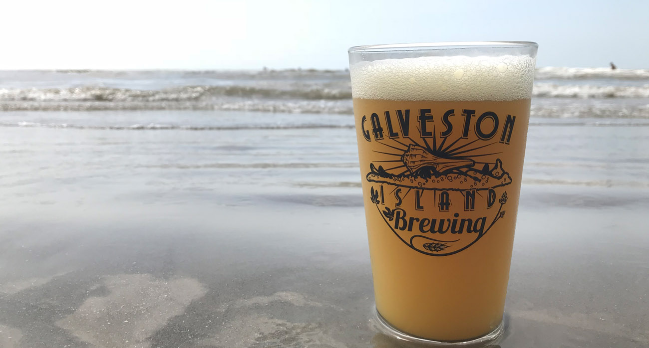 Beer-Chronicle-Houston-galveston-island-brewing-island-haze-ipa-neipa-pint
