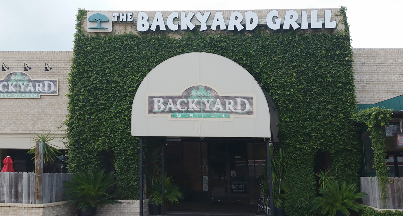 beer-chronicle-houstons-best-craft-beer-restaurants-backyard-grill-restaurant-front-of-building-ivy-wall-channel-letter-signage